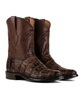 Las botas VAQUERO VAQUERA Murrieta American Alligator Caoba cuentan con parte superior de cuero liso marrón, parte inferior de cocodrilo americano texturizado, lengüetas para tirar y tacones bajos apilados.